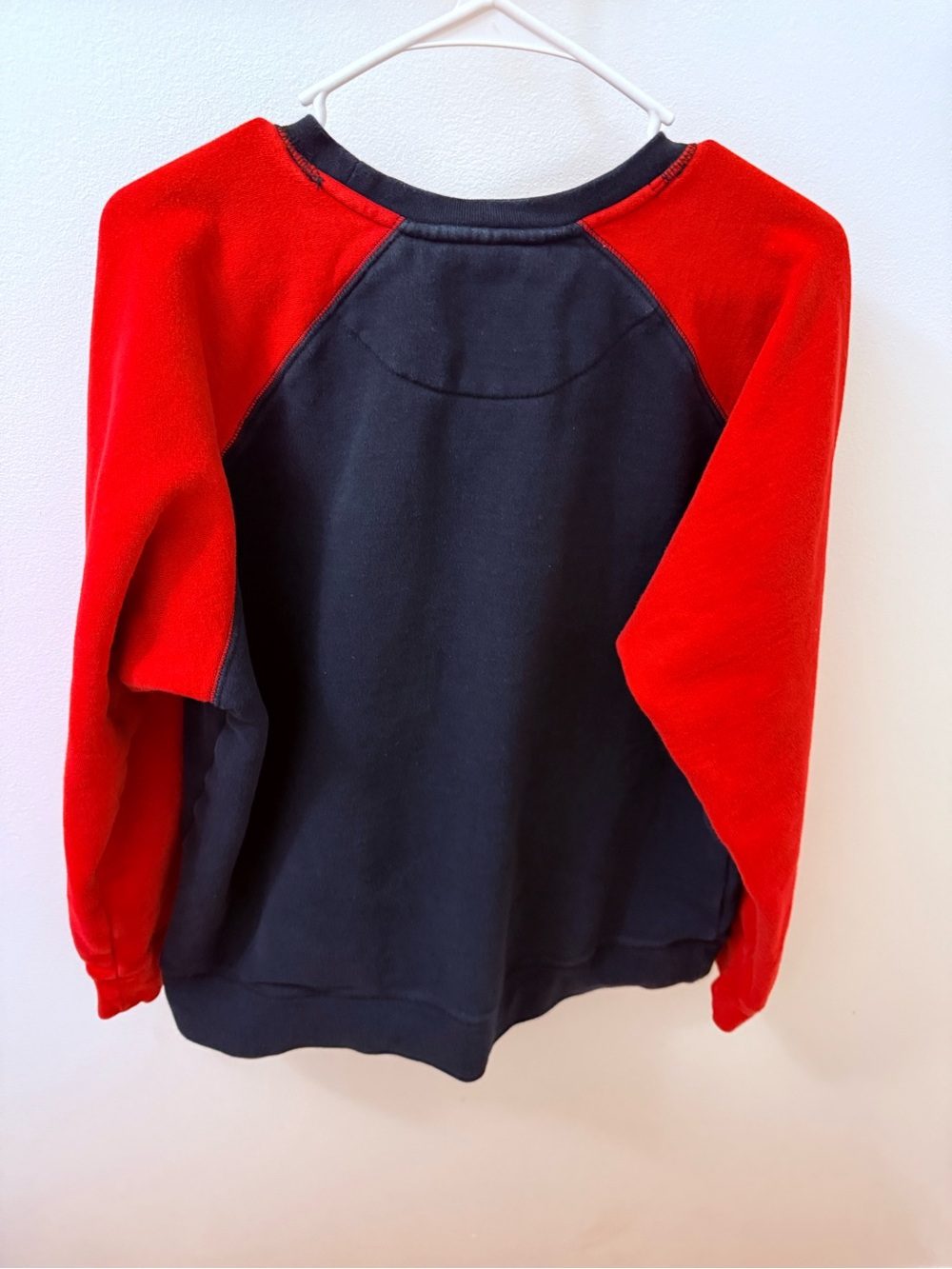 Starter College Vault sweatshirt Georgia Bulldogs Black & Red Raglan Sweatshirt - Picture 8 of 8